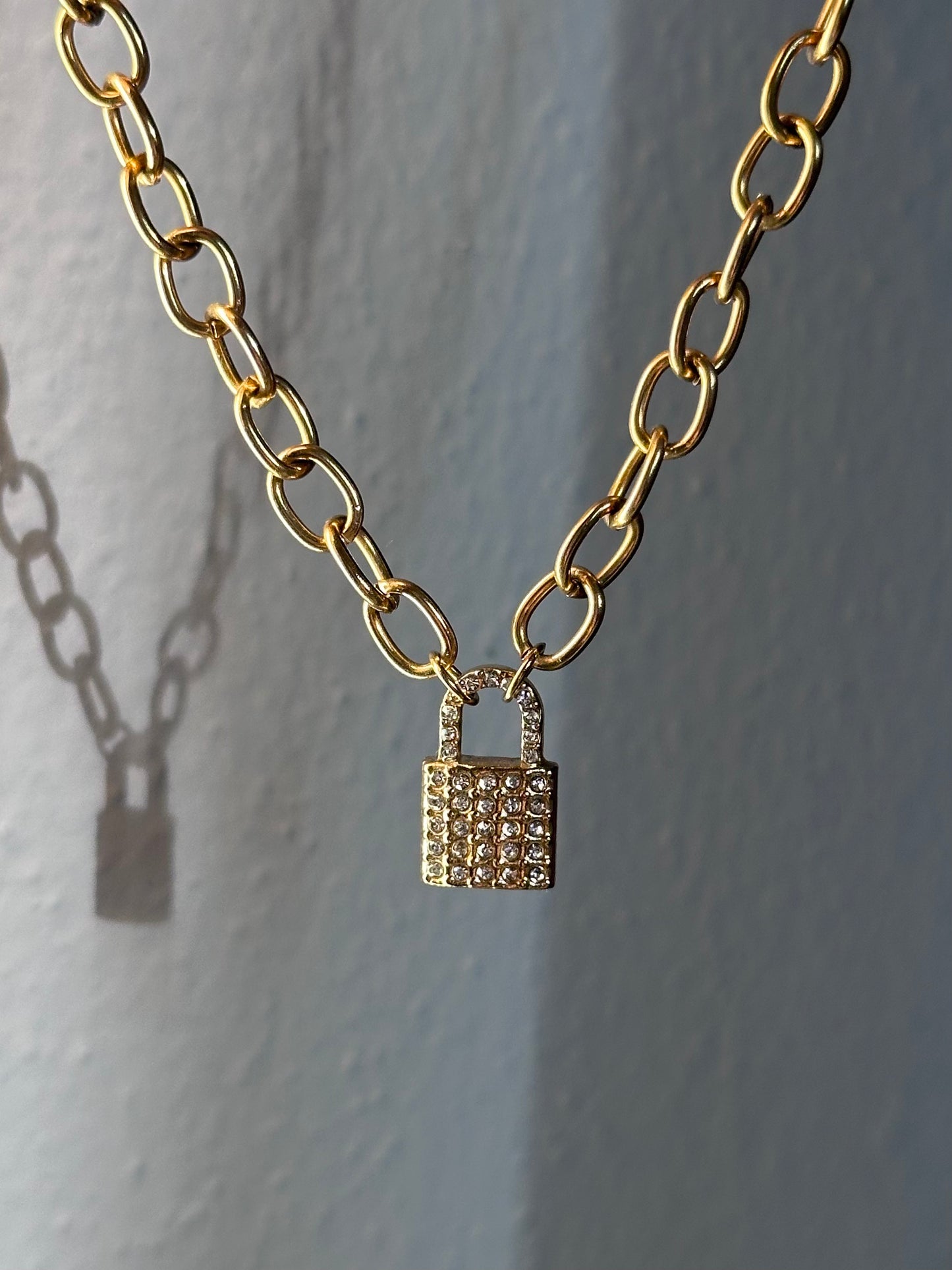 SHINY LOCK Necklace